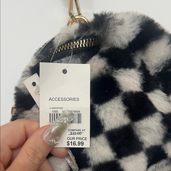 5/$25 Cato Black and White Checkered Fur Wristlet - Picture 2 of 3